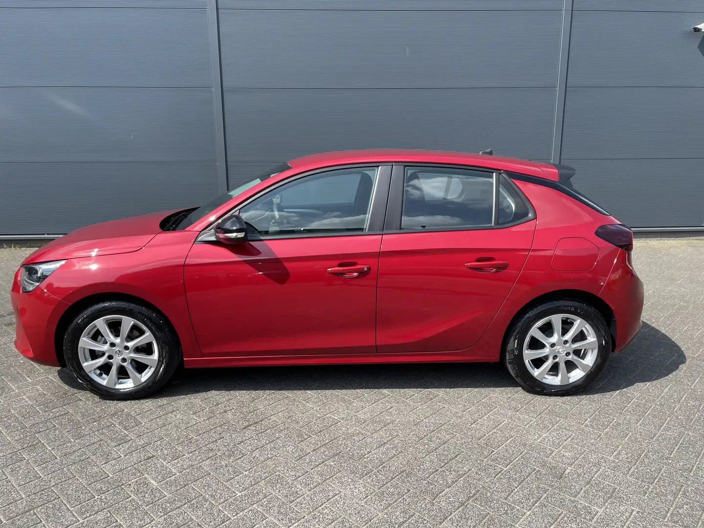 Opel Corsa 75pk Edition (Camera - Navigatie via APP - Parkeer Rood - 2