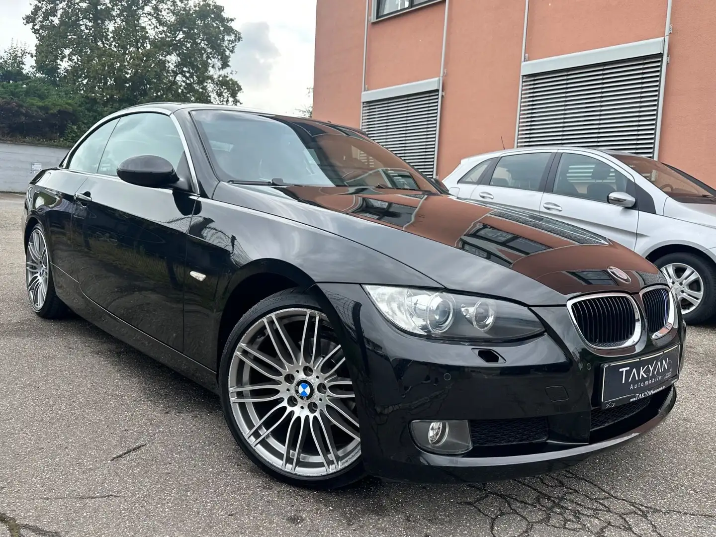 BMW 320 i Cabrio / Klimaaut. / SHZ / Temp. / XENON Negro - 1