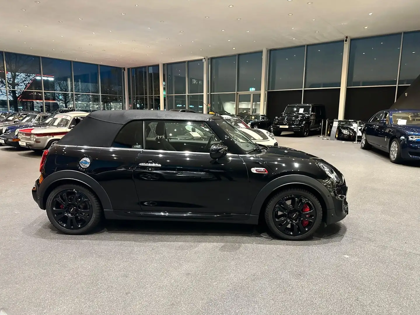 MINI John Cooper Works Cabrio *Deutsch*Unfallfrei*Zweite Hand*LED*PDC* Schwarz - 2