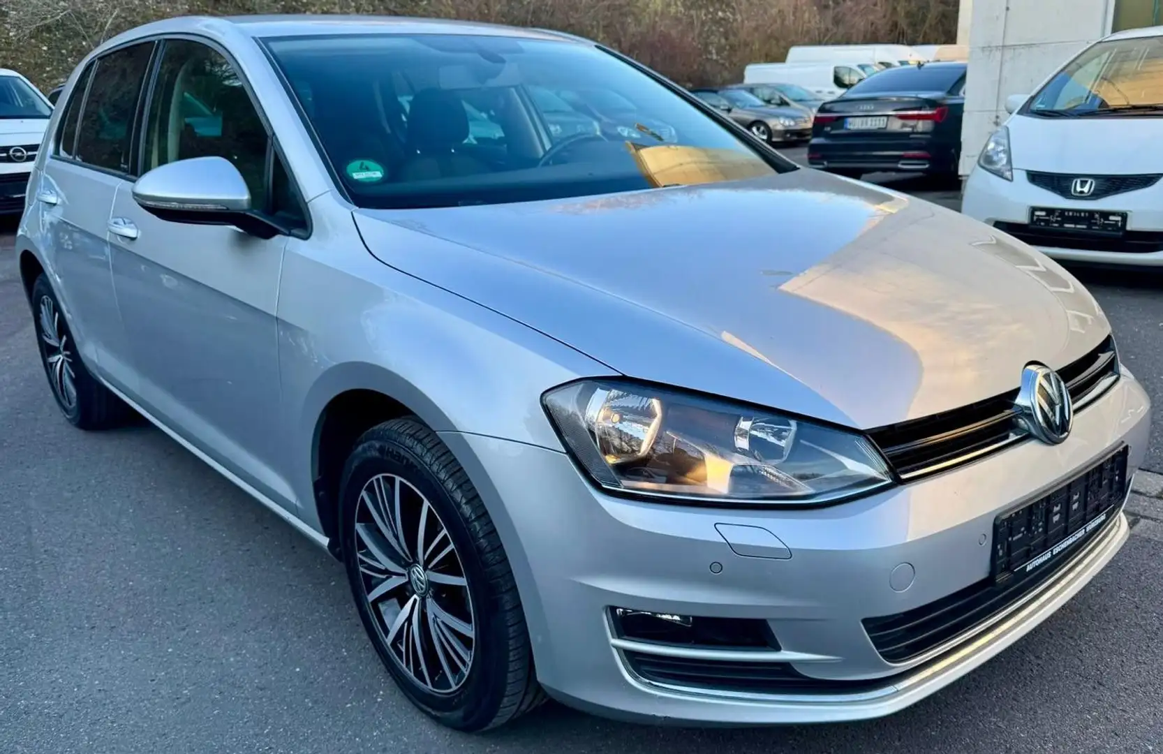 Volkswagen Golf VII Lim. Allstar BMT PDC Temp TÜV&SERV NEU Argento - 1