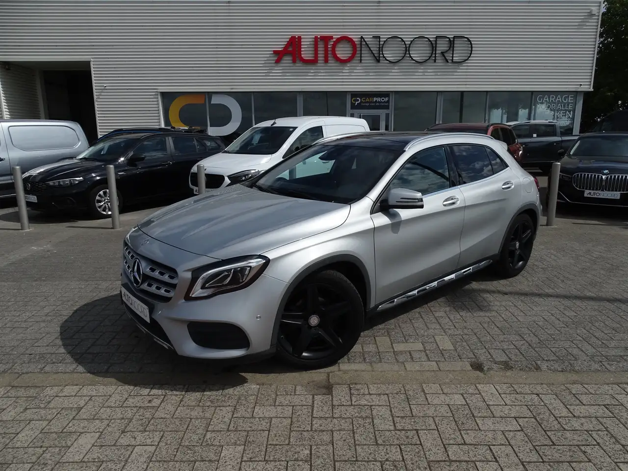 Mercedes-Benz GLA 200