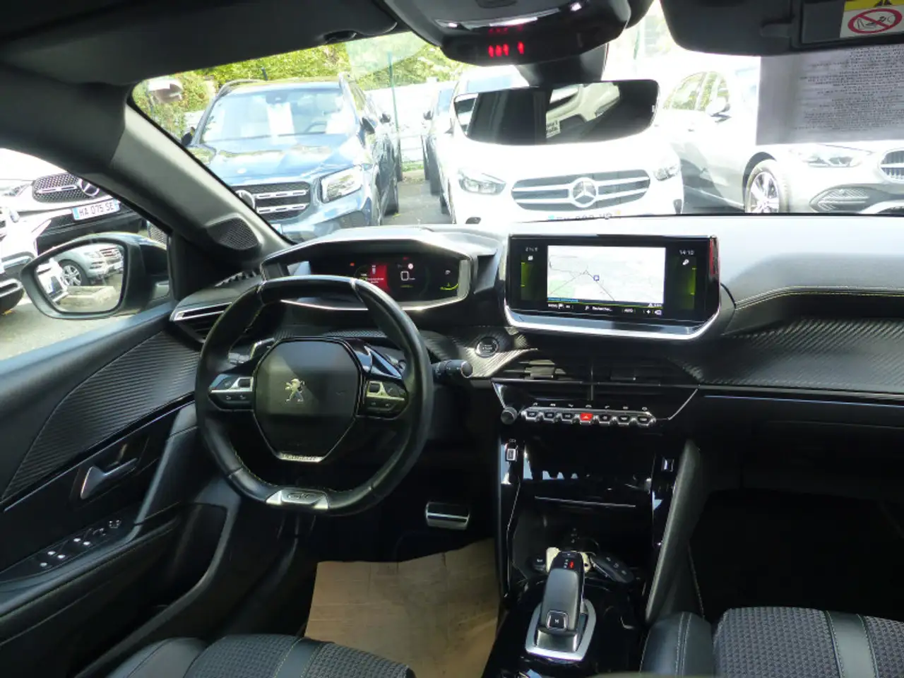 Peugeot 208 208 — photo 13