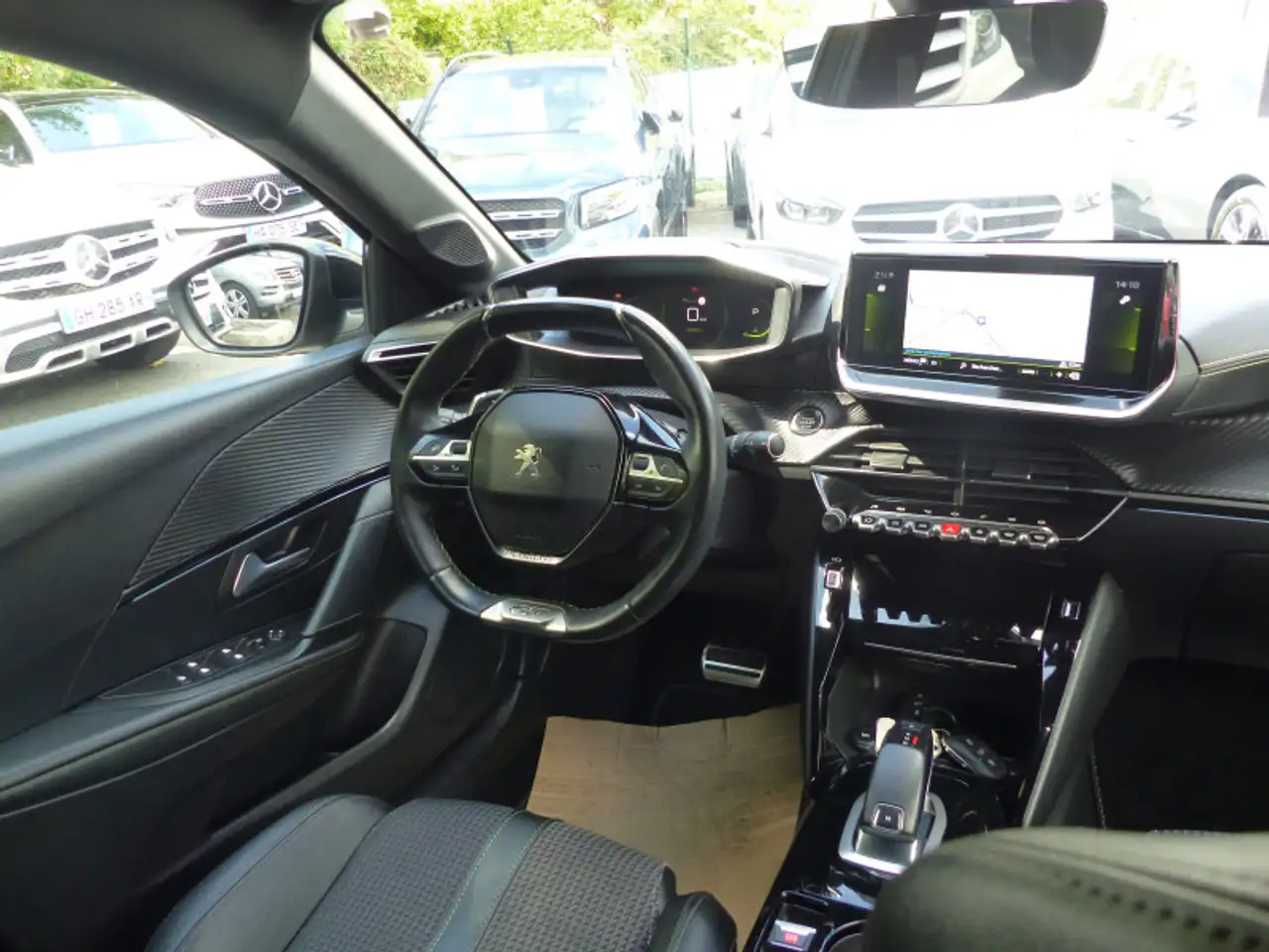 Peugeot 208 208 — photo 14