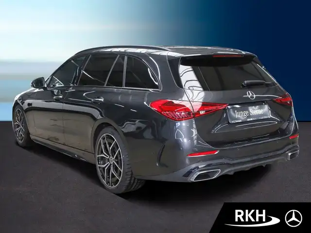 Mercedes-Benz C-Class view 4