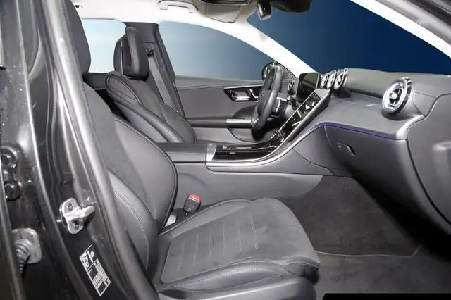 Mercedes-Benz C-Class view 6