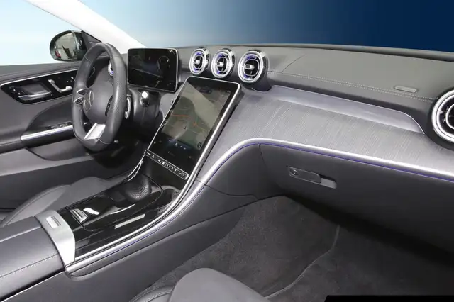 Mercedes-Benz C-Class view 7