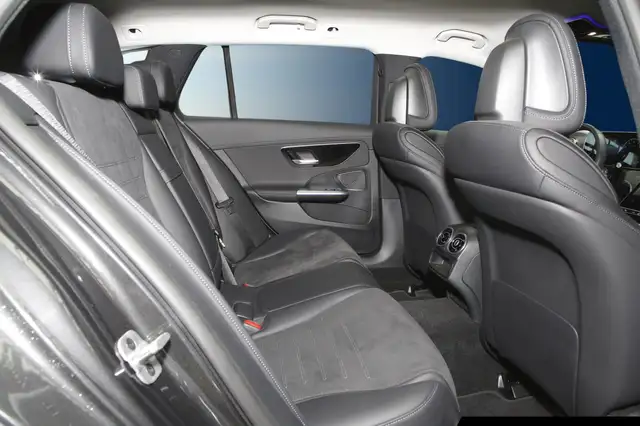 Mercedes-Benz C-Class view 9