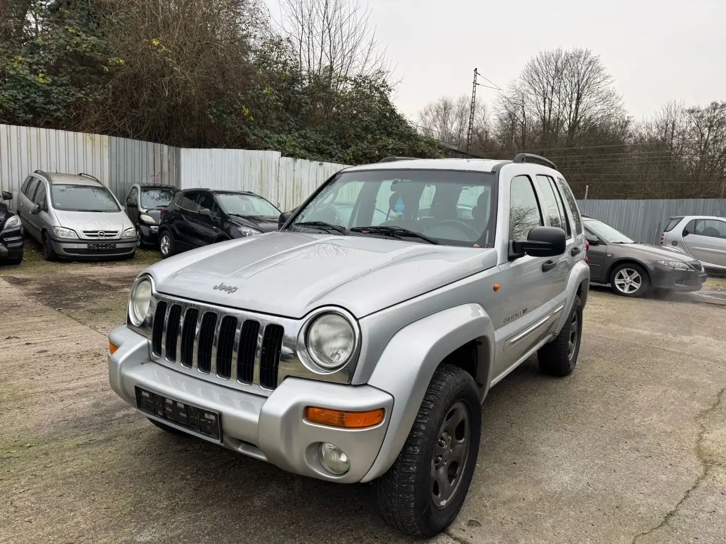 Jeep Cherokee 3.7 Limited TÜV NEU*ALLRAD*AHK Silber - 1