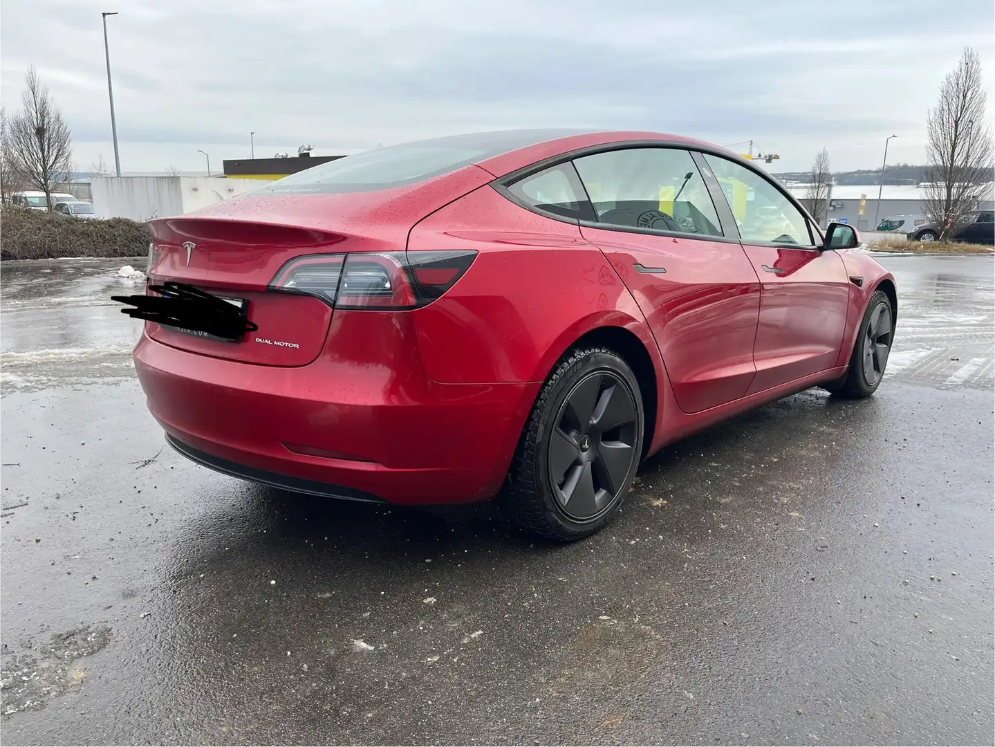 Tesla Model 3 Model 3 Standard Reichweite Plus Hinterradantrieb Rot - 2