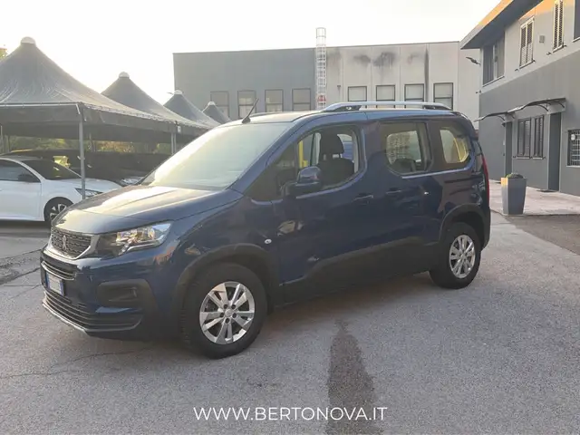 Peugeot Rifter view 2