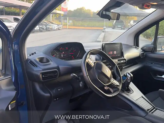 Peugeot Rifter view 10