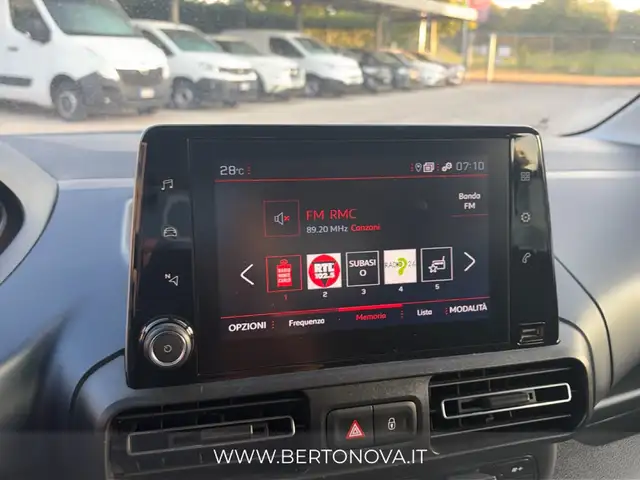 Peugeot Rifter view 13