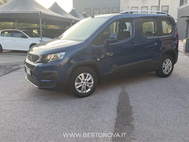Peugeot Rifter view 3