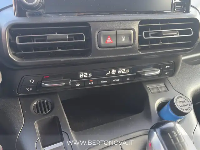 Peugeot Rifter view 12