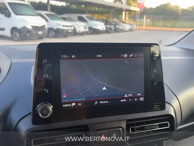 Peugeot Rifter view 14