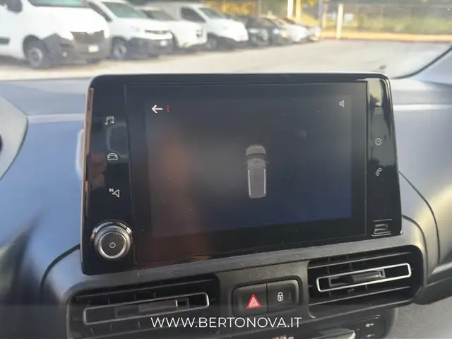 Peugeot Rifter view 15