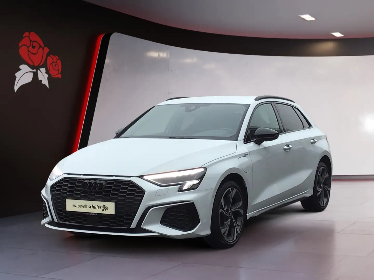 Audi A3 Sportback 40 TFSI e S-Line Hybrid AHK Weiß - 2