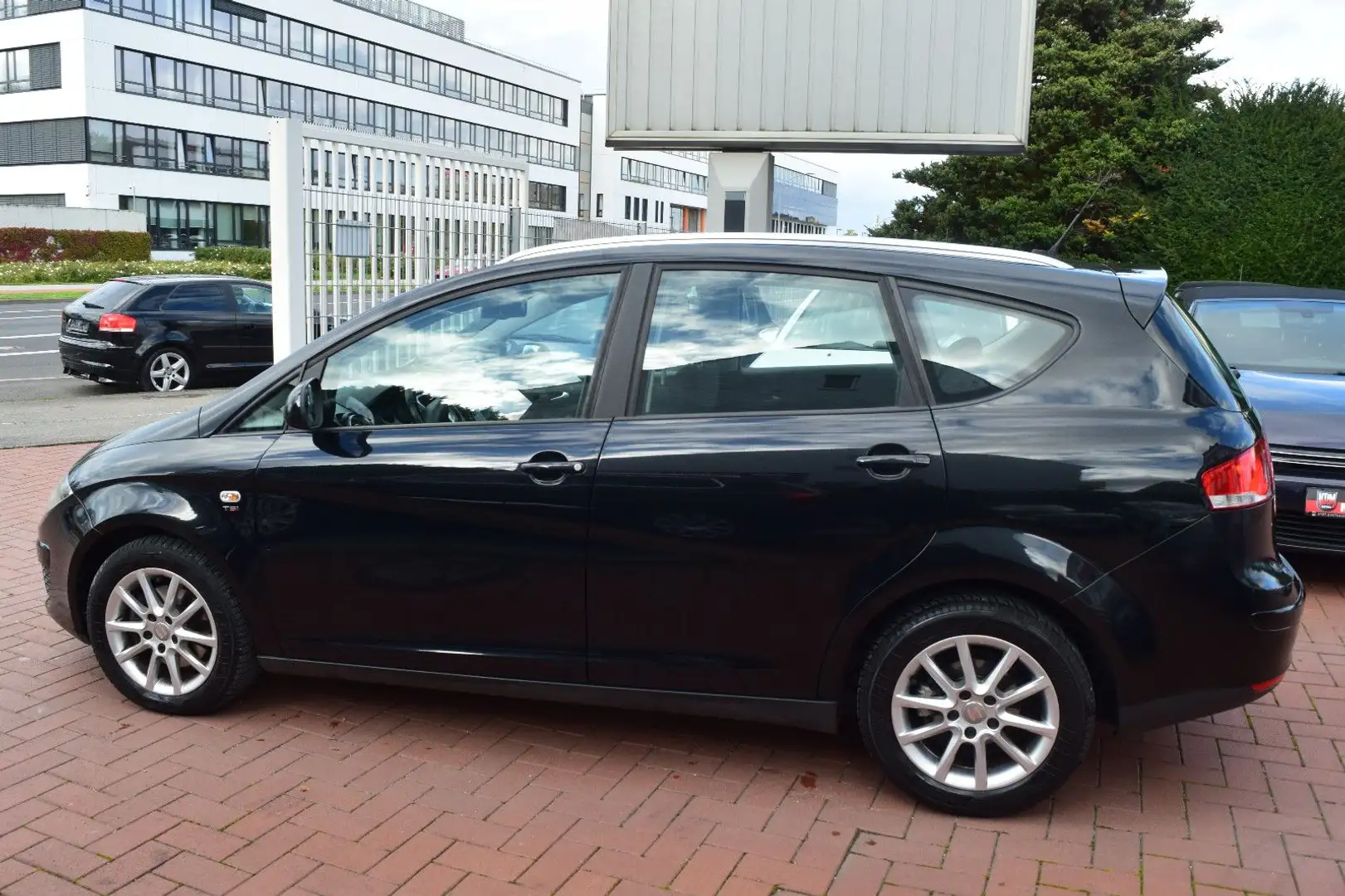 SEAT Altea XL  TÜV/AU NEU,AUTOMATIK,KLIMA,NAVI,XENON Schwarz - 2
