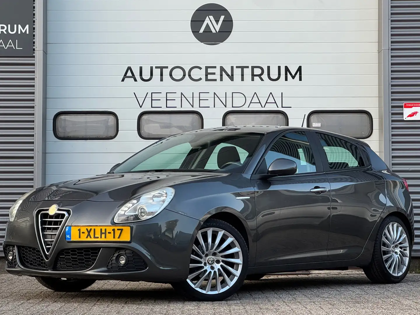 Alfa Romeo Giulietta 1.4 T Distinctive NWE APK DNA/AIRCO/PARROT Grigio - 1