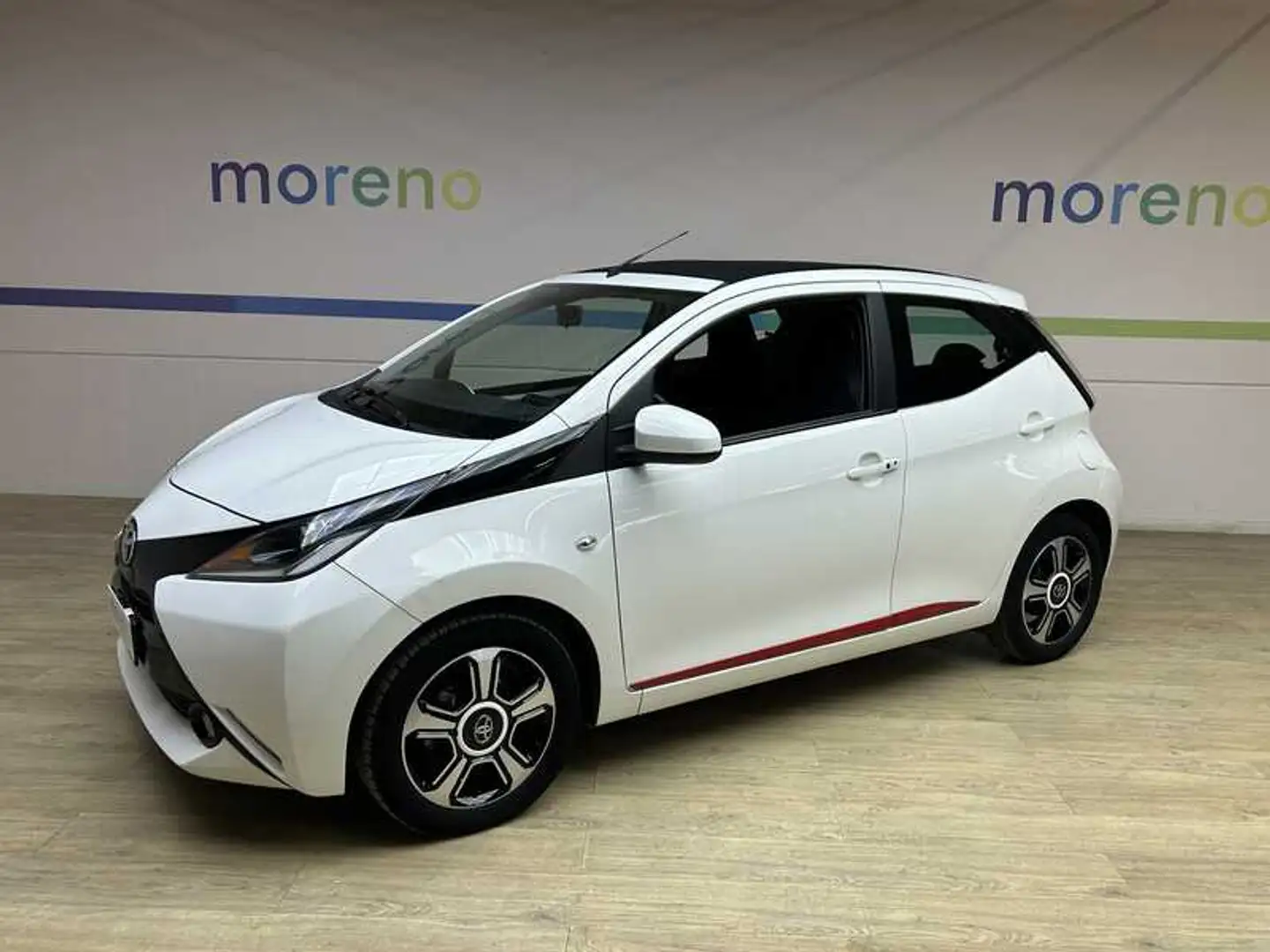 Toyota Aygo 1.0 x-wave Bianco - 1