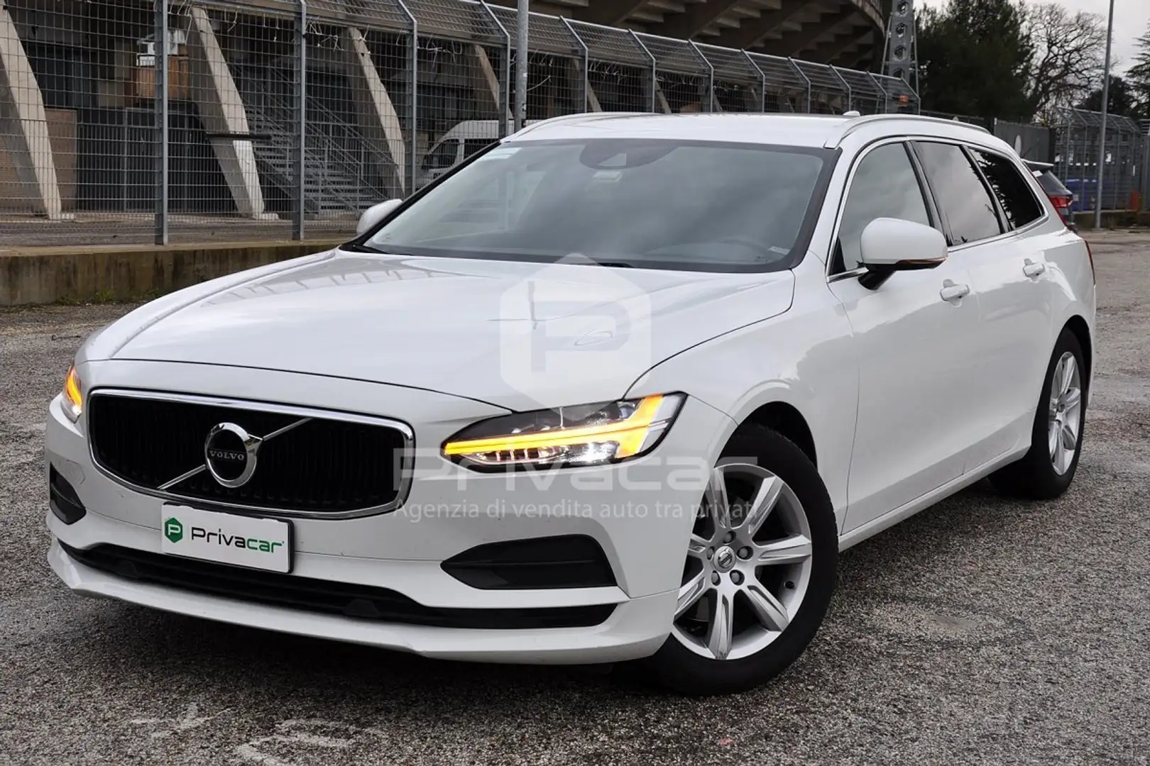 Volvo V90 V90 D4 Geartronic Kinetic Blanco - 1