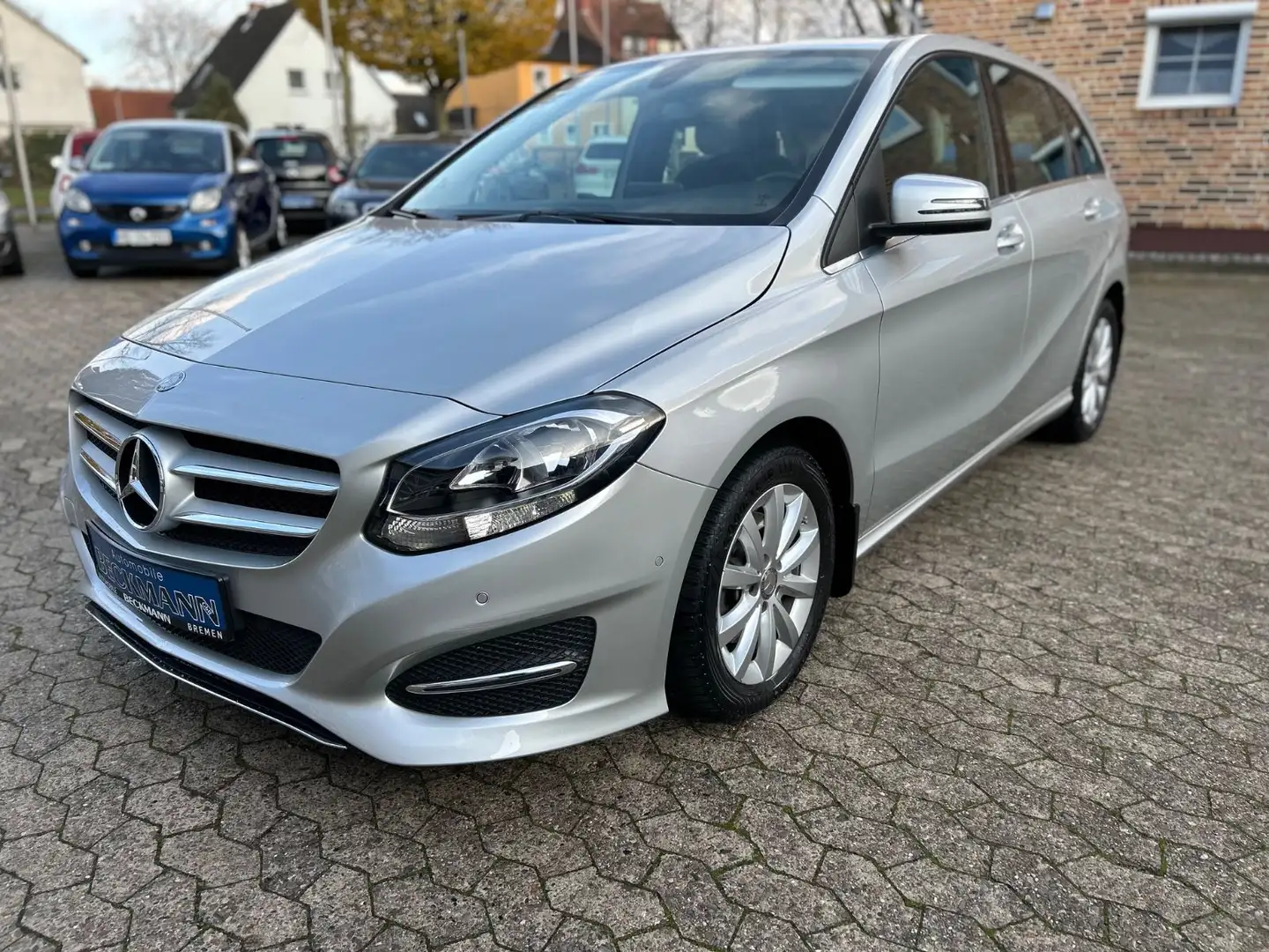 Mercedes-Benz B 180 B B 180 Standheizung Neu Automatik Silber - 1