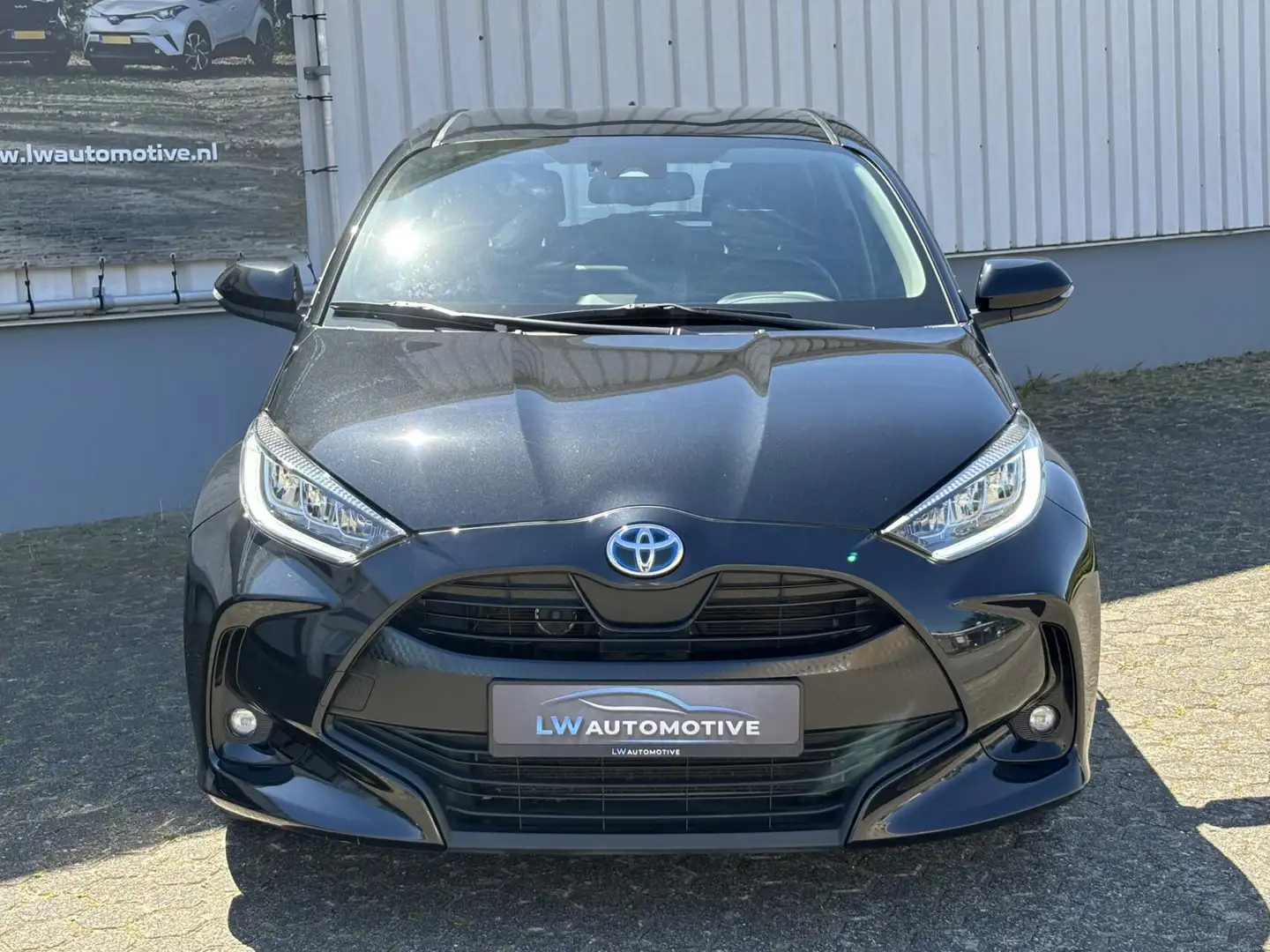Toyota Yaris 1.5 Hybrid Dynamic | Keyless | LED | Stoelverw. | Noir - 2