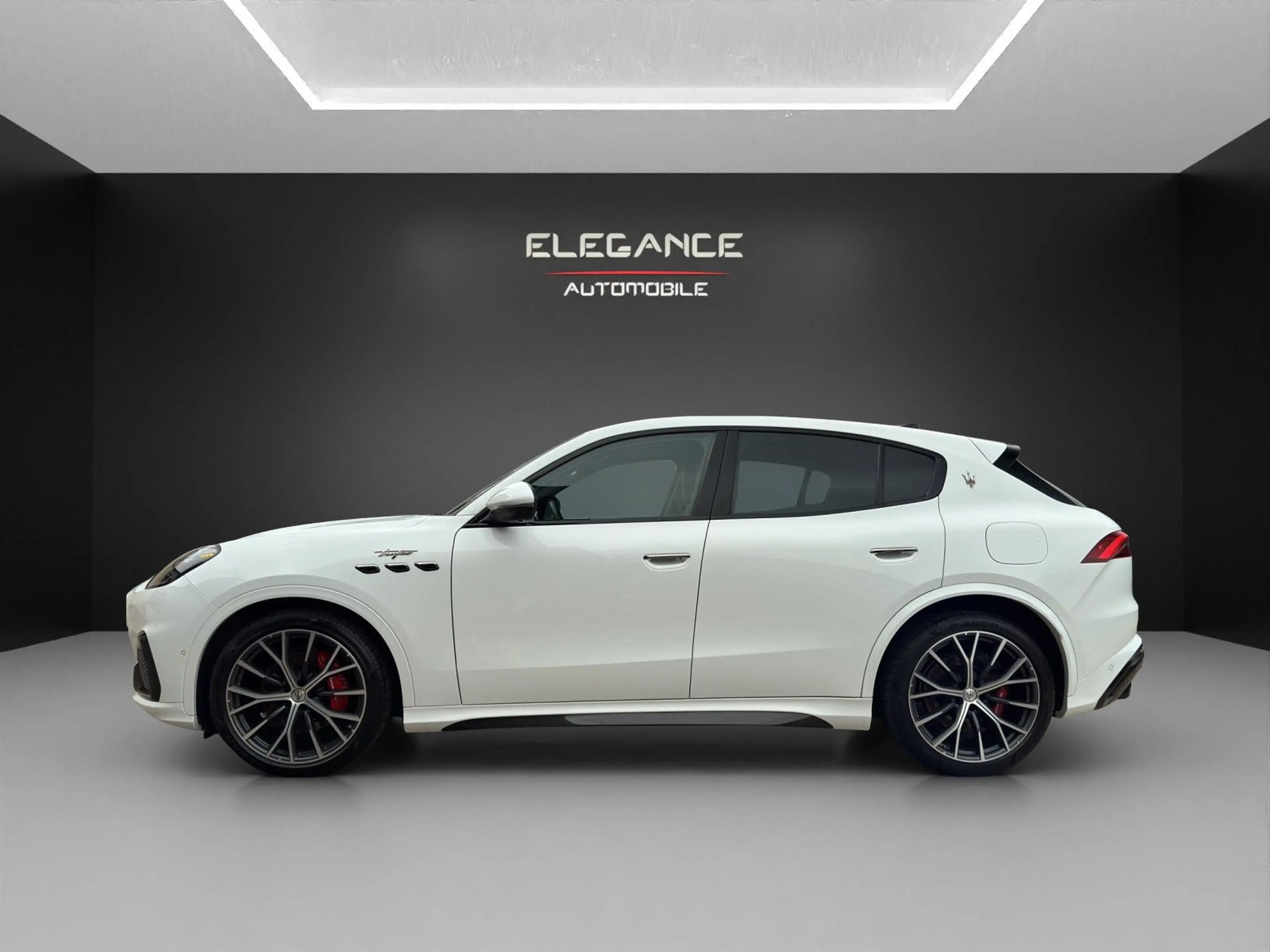 Maserati Grecale 3.0 V6 Trofeo Auto 4WD*Panorama*LED*360° — photo 2
