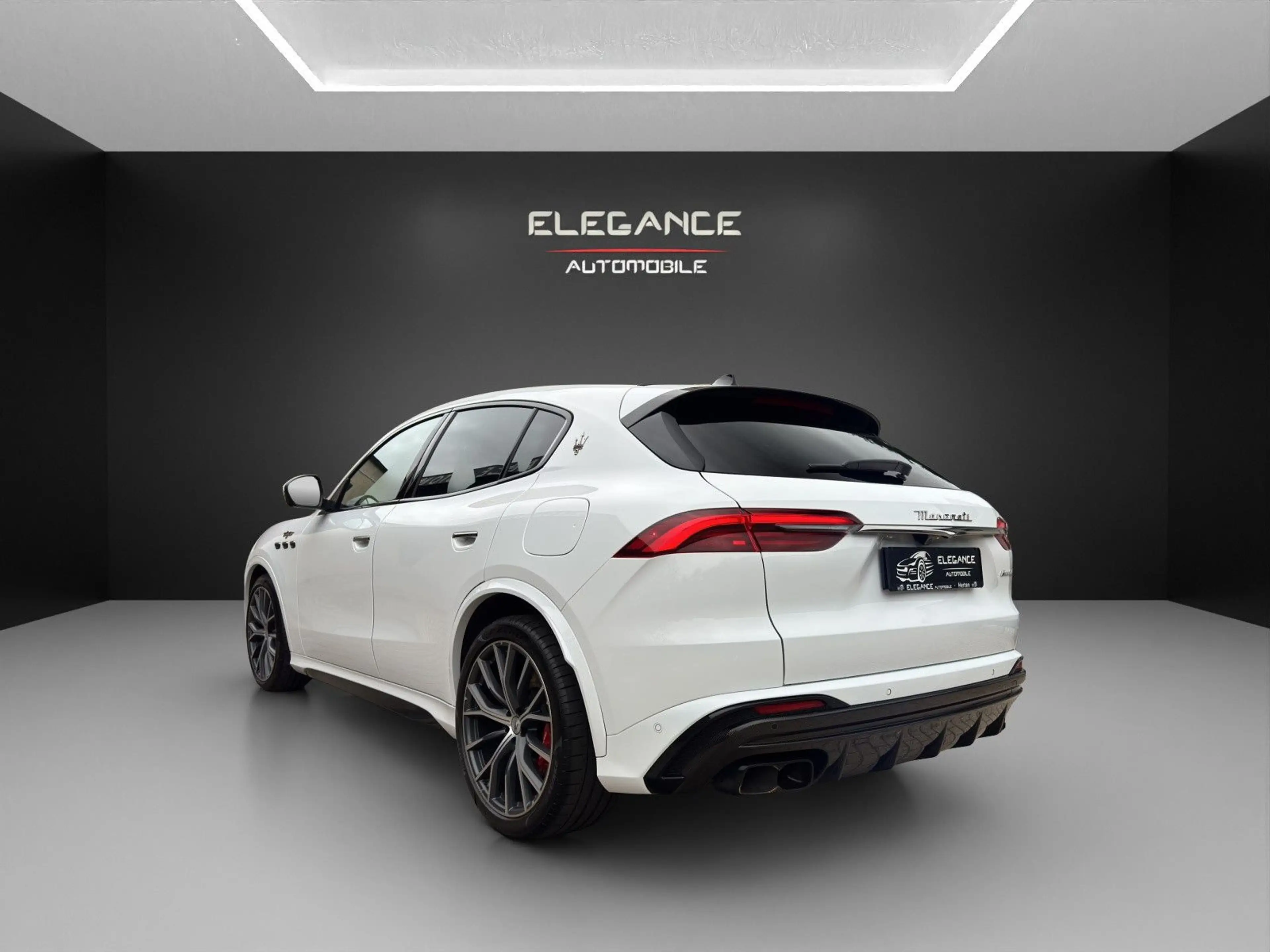 Maserati Grecale 3.0 V6 Trofeo Auto 4WD*Panorama*LED*360° — photo 3