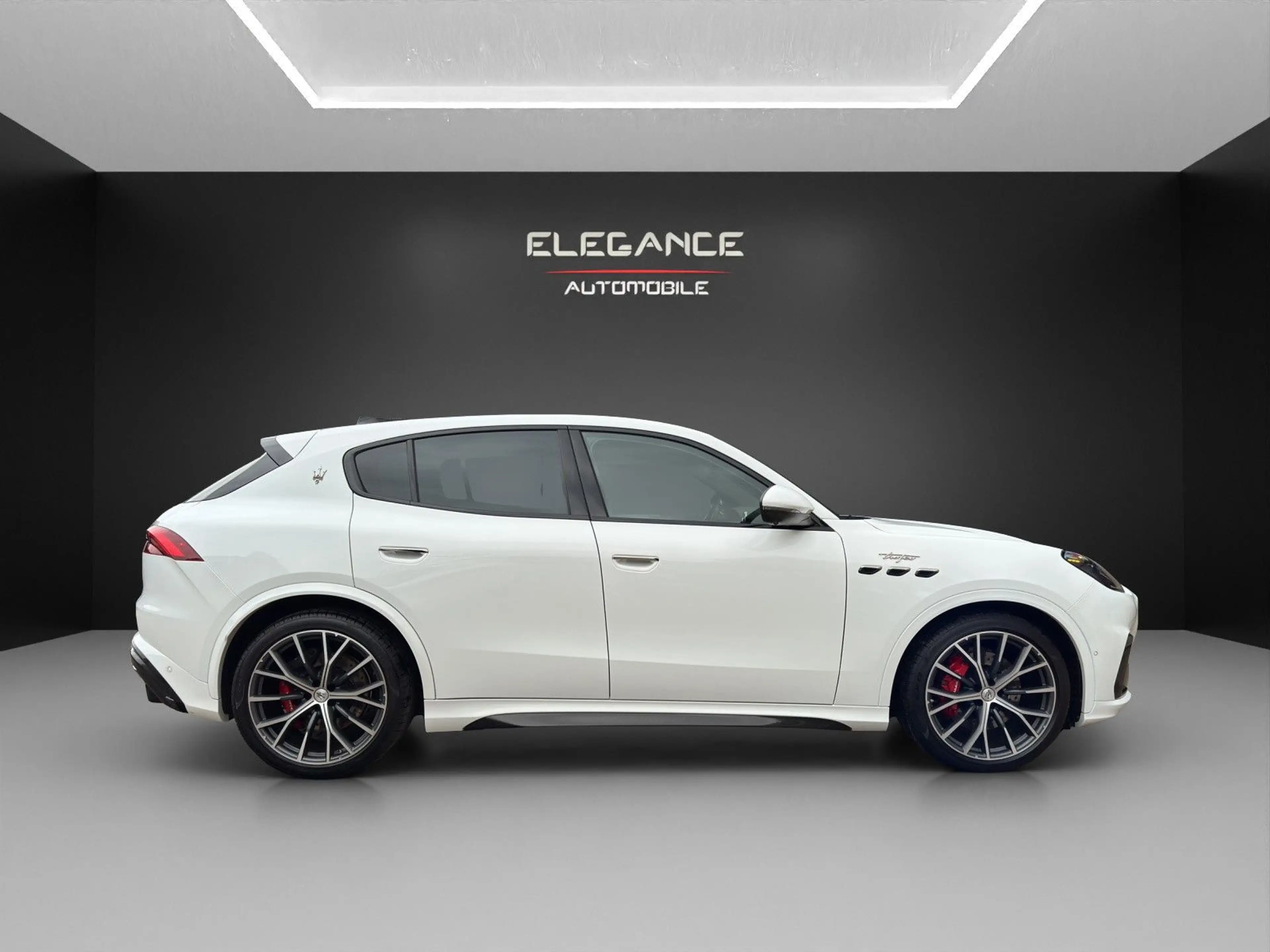 Maserati Grecale 3.0 V6 Trofeo Auto 4WD*Panorama*LED*360° — photo 6