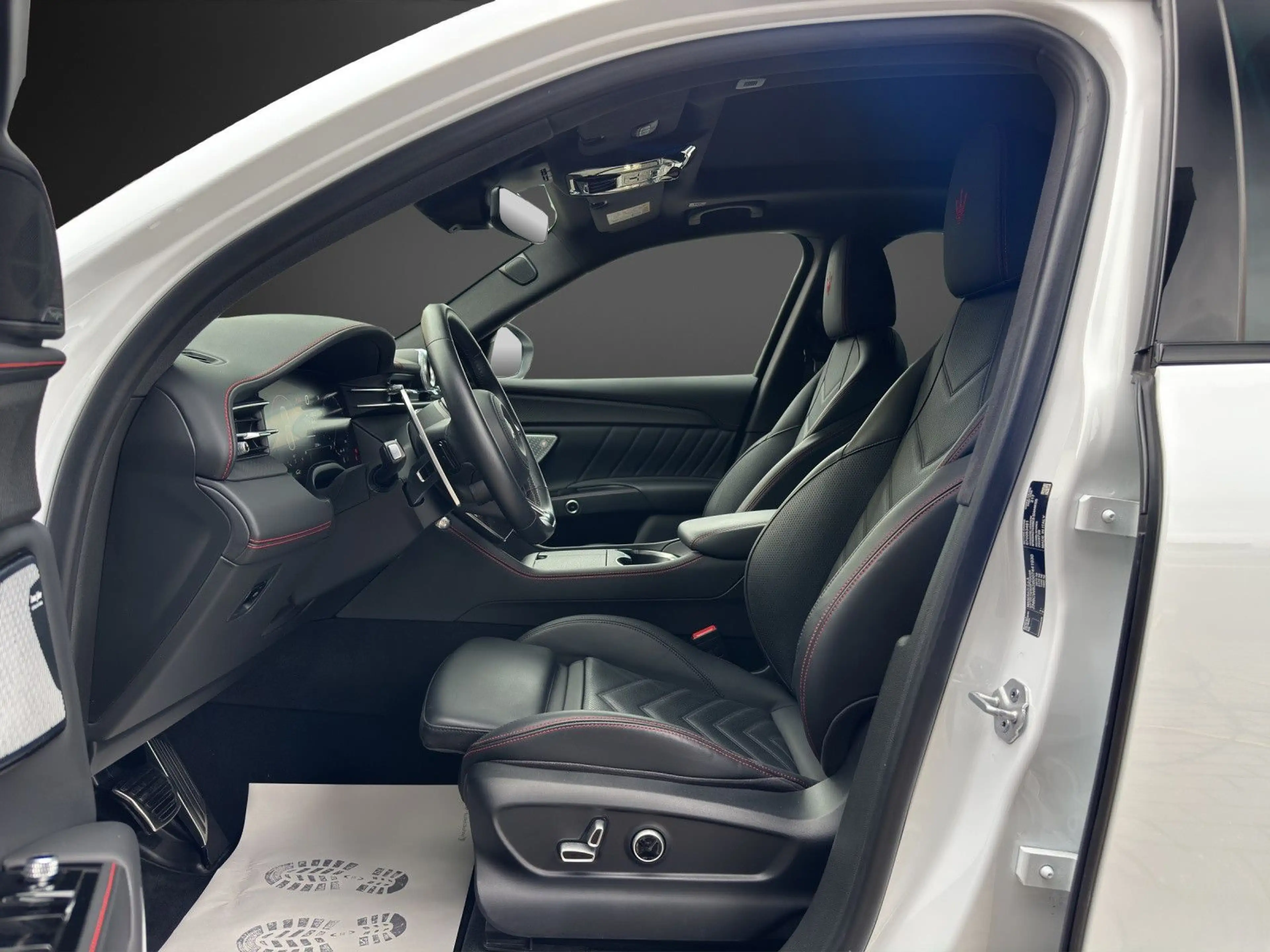 Maserati Grecale 3.0 V6 Trofeo Auto 4WD*Panorama*LED*360° — photo 12