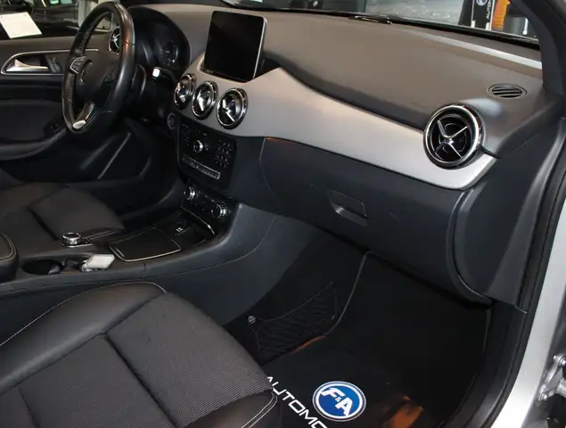 Mercedes-Benz B-Class view 11