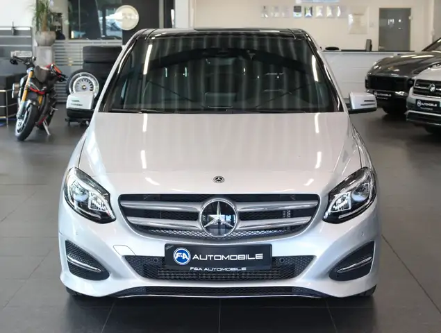 Mercedes-Benz B-Class view 3