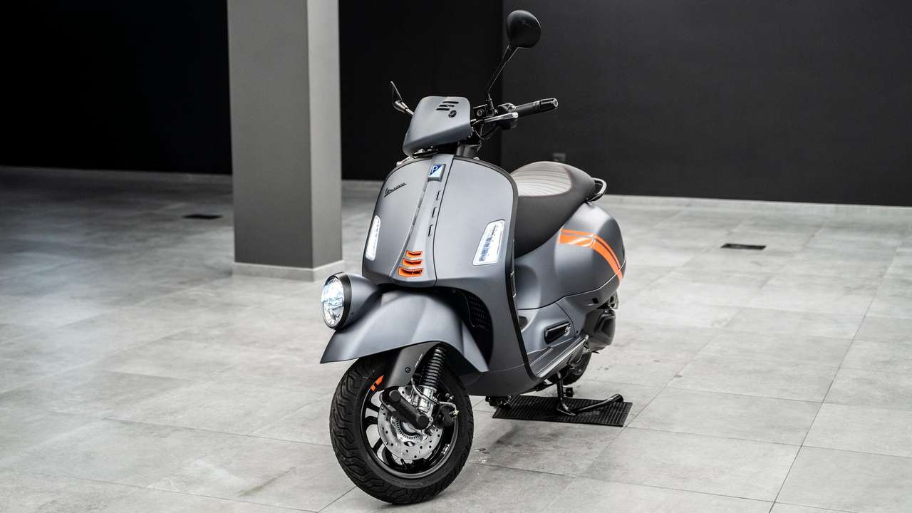 Vespa GTV 310 Nuova Da Immatricolare In Pronta Consegna Iva Esp.