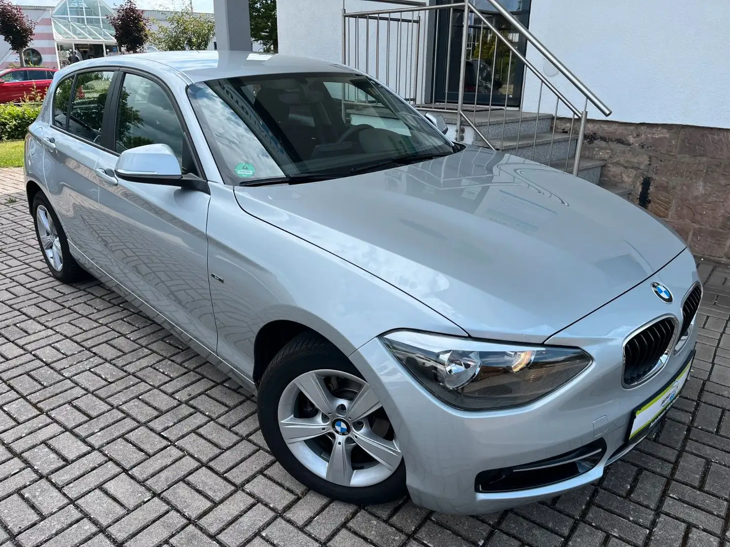 BMW 114 Baureihe 114 i°0rg.19.400 KM°Klima°Alu°1Hd° Silber - 1