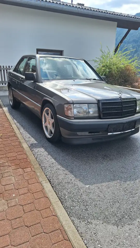 Mercedes-Benz 190 E 1,8, foto 2