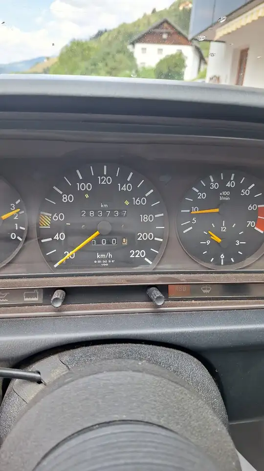 Mercedes-Benz 190 E 1,8, foto 4