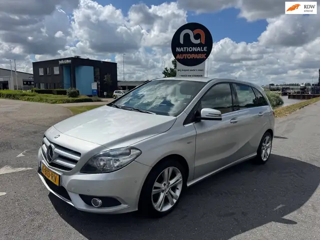 Mercedes-Benz B 180 | 2012 | Ambition | Export en Handel