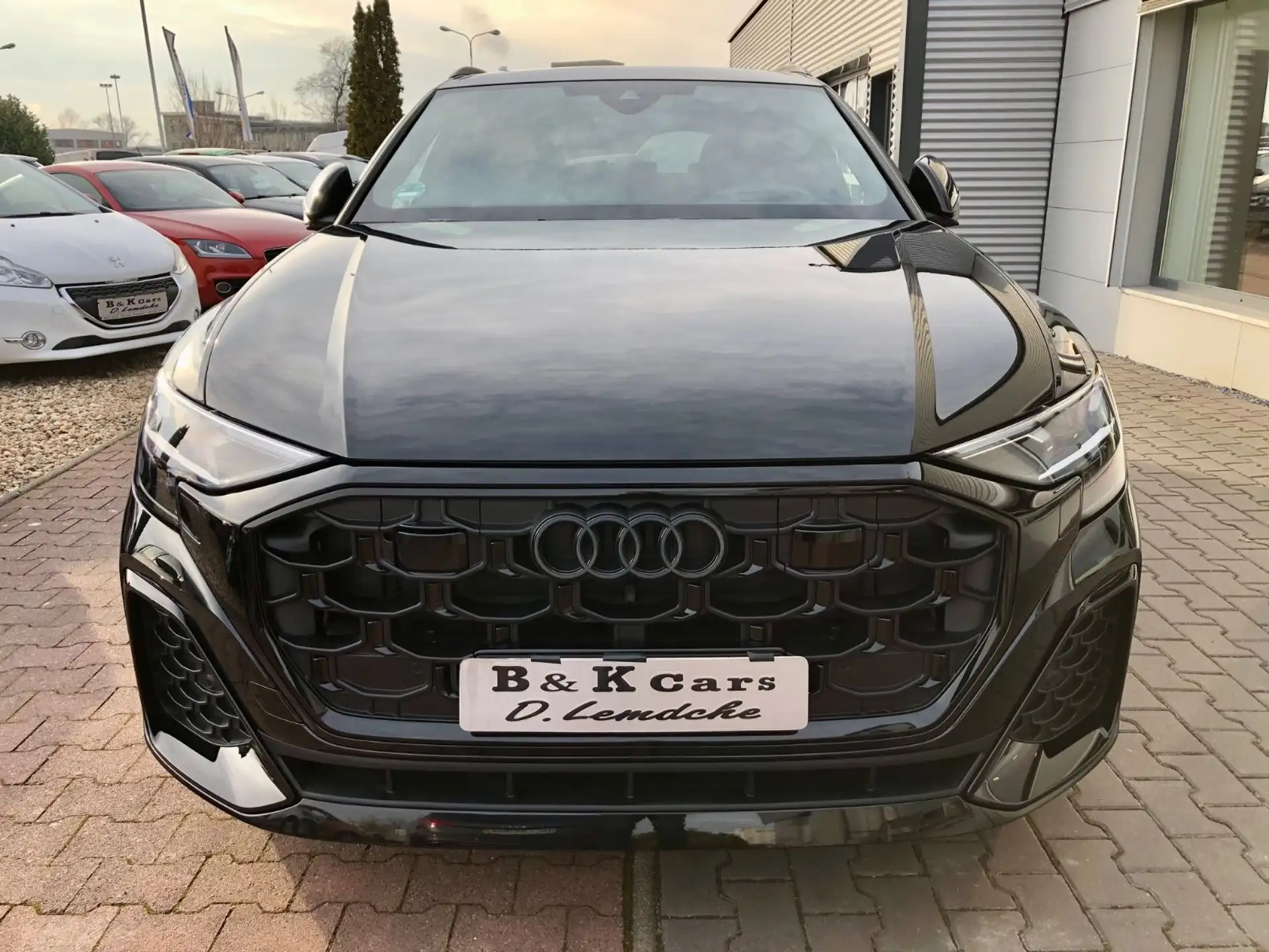 아우디 Audi Q8 50 TDI 2025 검정 사진 3