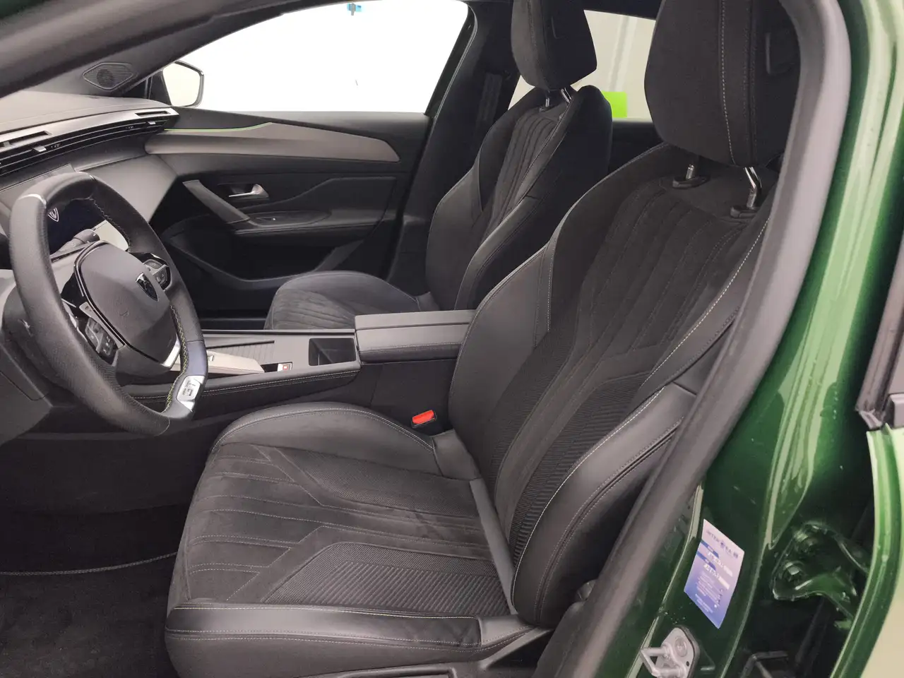 Peugeot 308 1.2 PureTech Turbo GT 11