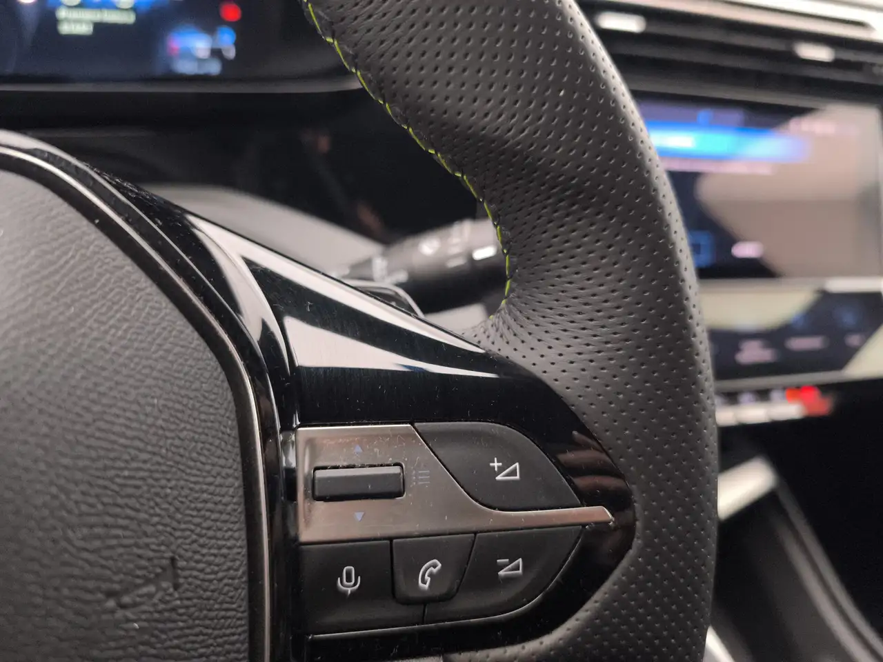 Peugeot 308 1.2 PureTech Turbo GT 14