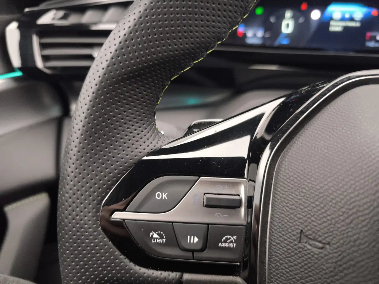 Peugeot 308 1.2 PureTech Turbo GT 13