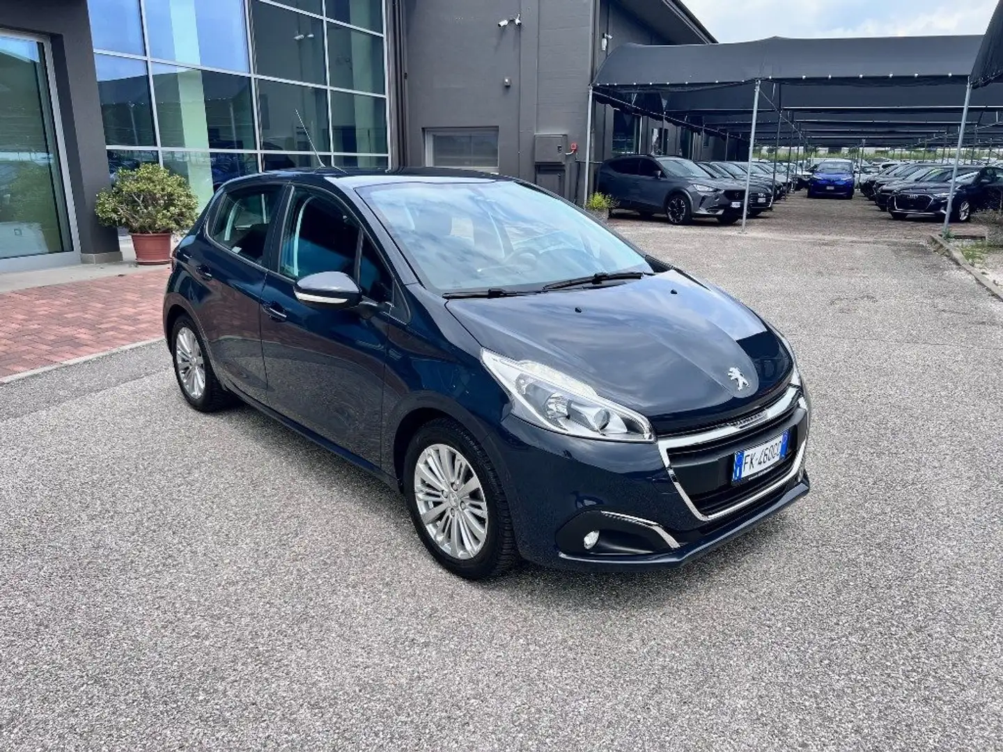 Peugeot 208 PureTech 82 5 porte Active Gris - 2