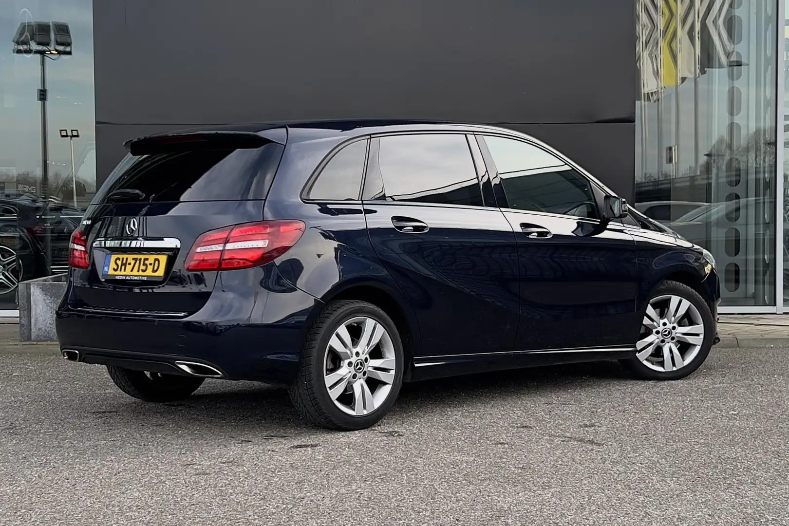 Mercedes-Benz B 180 B Automaat Urban Line | Ambition Pakket | Nightpak Blauw - 2