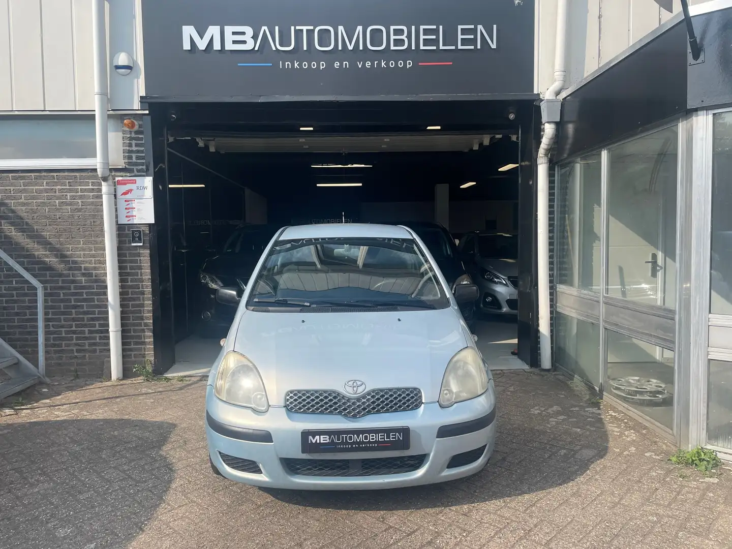 Toyota Yaris 1.3 VVT-i Idols/Airco/Apk/Nap/Trekhaak/Nette Auto! Blau - 2