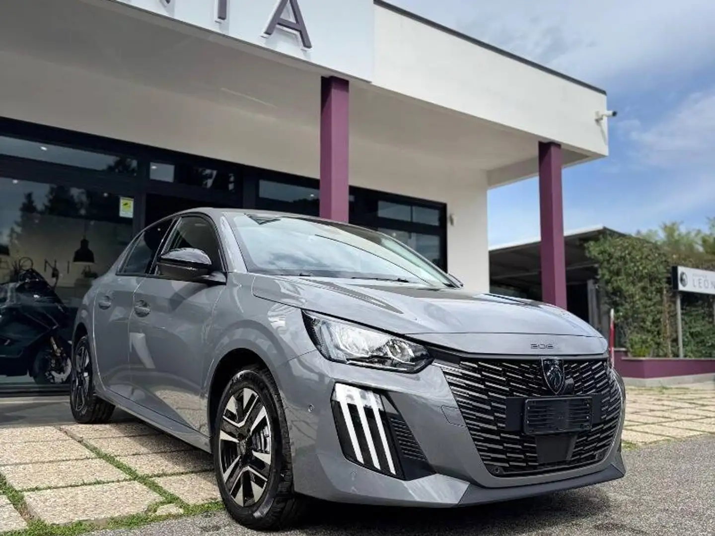 Peugeot 208 1.2 hybrid Allure 110cv e-dcs 6 Gris - 1