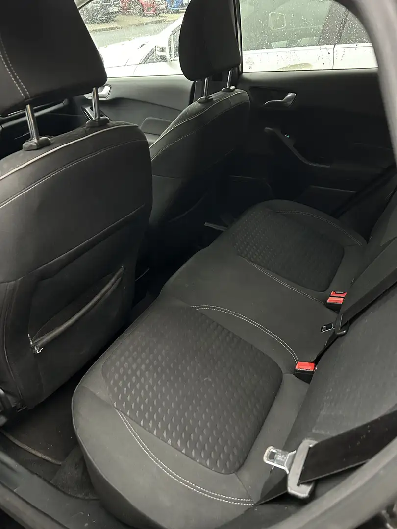 Ford Fiesta Titanium Schwarz - 2