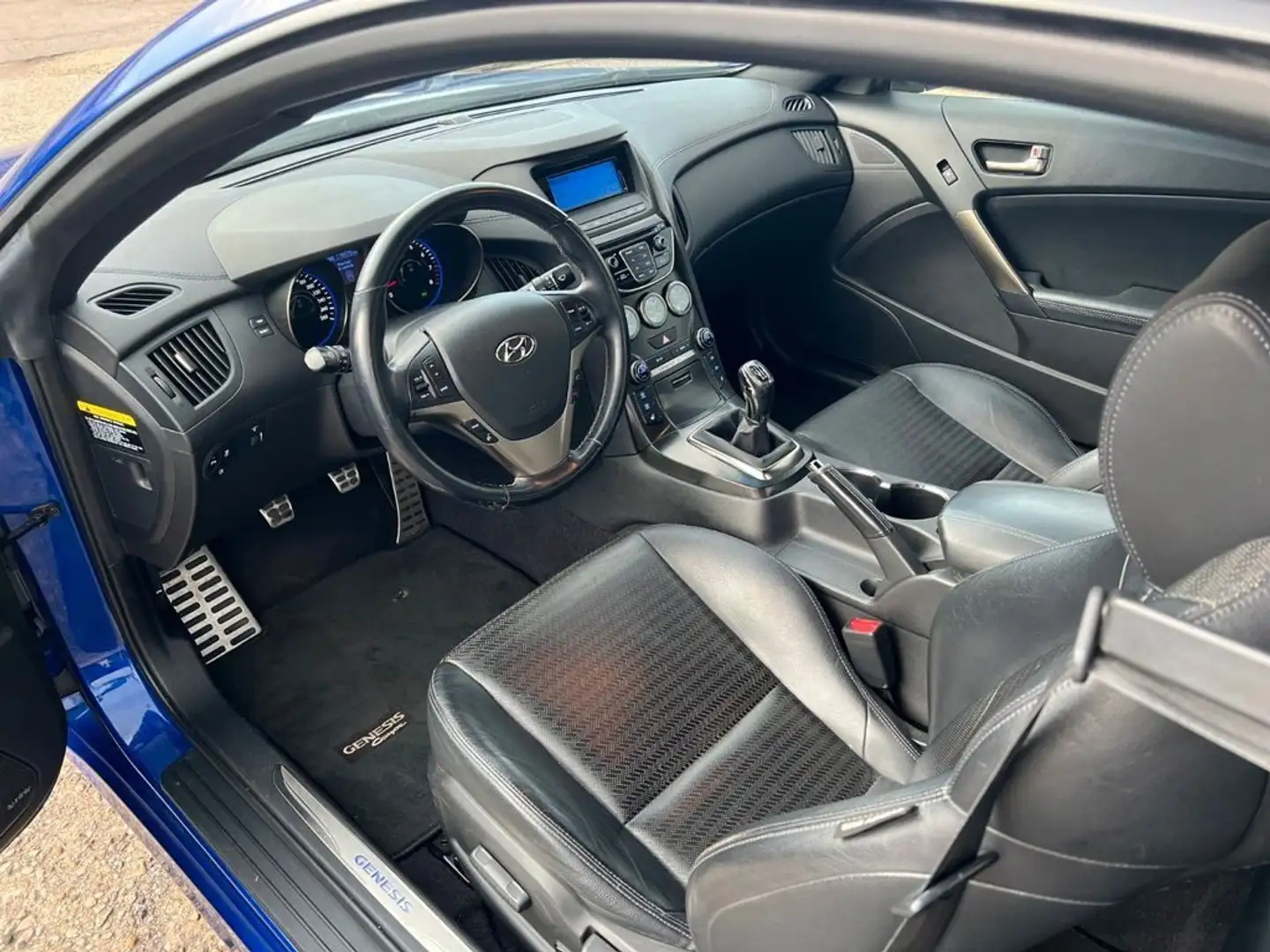 Hyundai Genesis Coupe 3.8 V6 Sport Bleu - 2