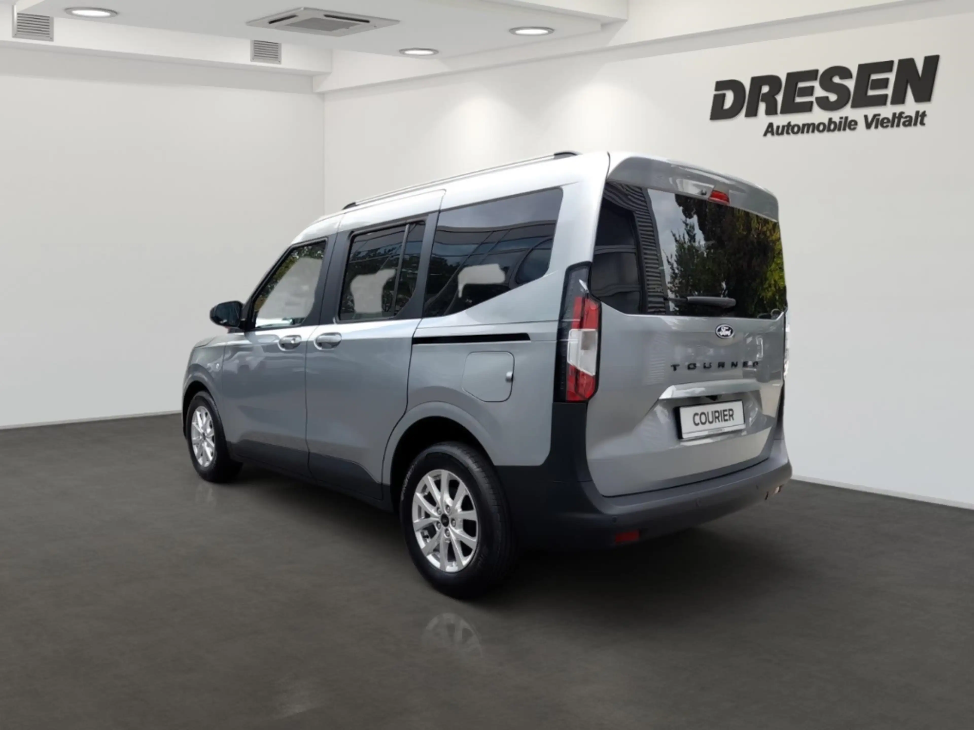Ford Tourneo Courier Titanium 1,0l EcoBoost Autom. Navi ACC Apple CarPl — photo 5