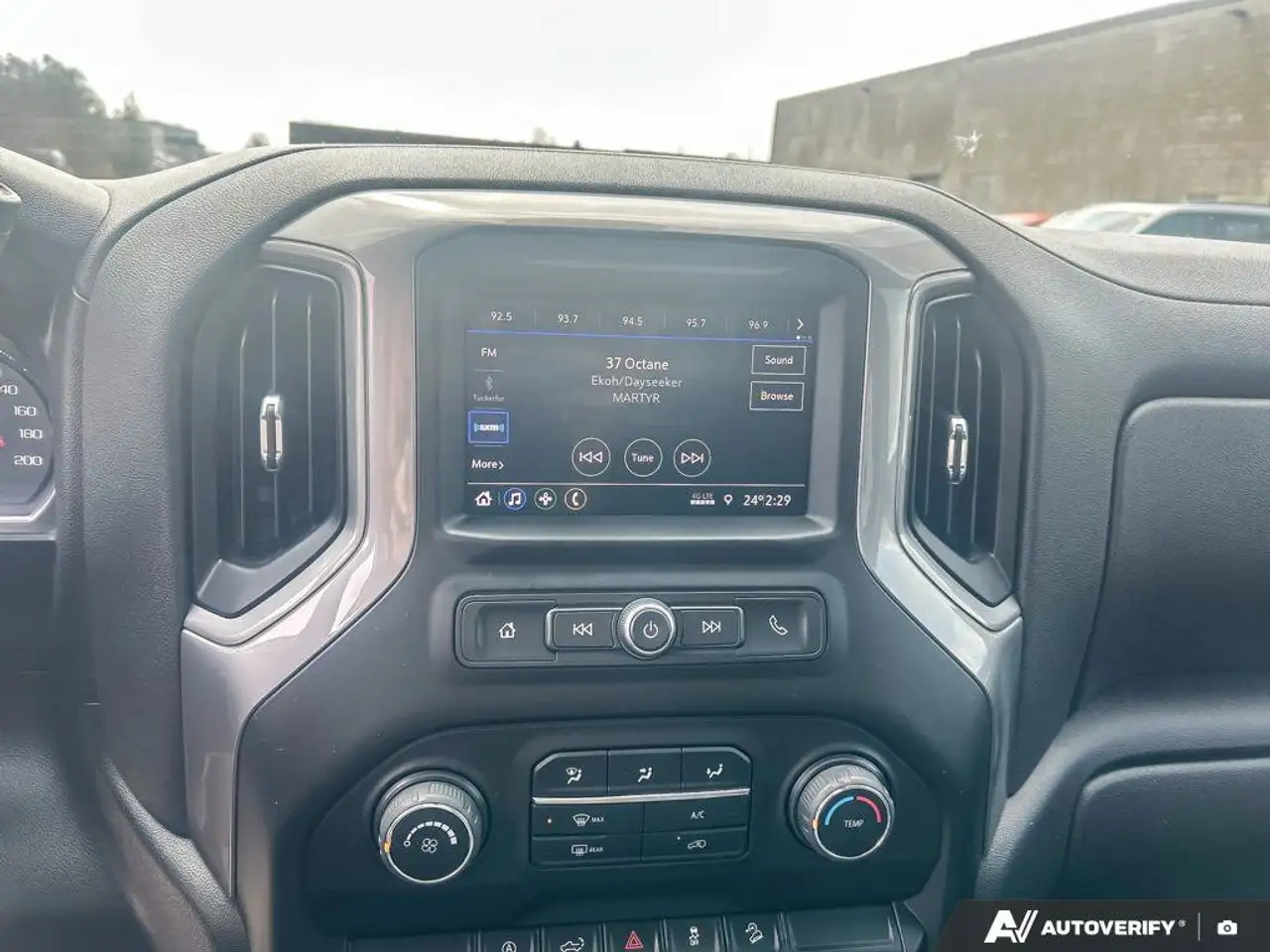 Chevrolet Silverado 1500 снимка Chevrolet Silverado 1500